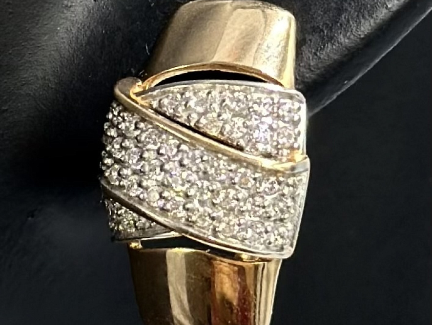 На фото Золотые серьги с янтарем в Казахстане №серьги из красного золота с фианитом вес 4.22 г:     .