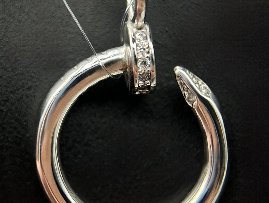 На фото Золотые подвески в Казахстане №подвеска из белого золота с фианитом вес 2.19 г:     .