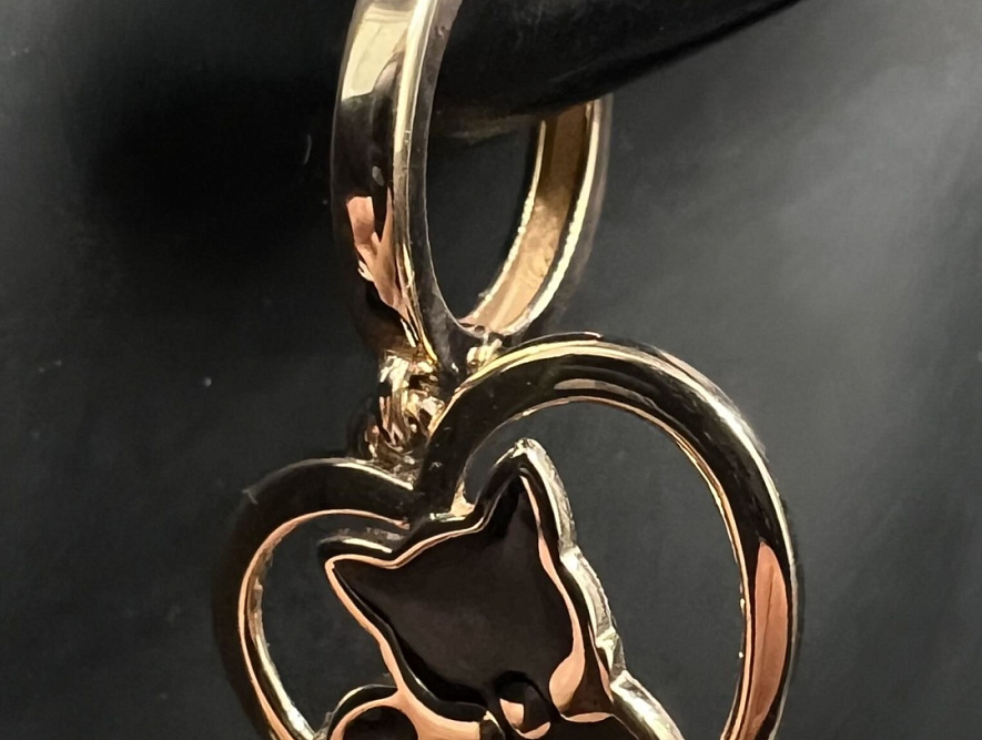 На фото Золотые серьги с янтарем в Казахстане №серьги из красного золота с эмалью вес 3.42 г:     .