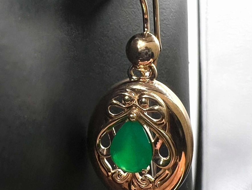 На фото Золотые серьги с янтарем в Казахстане №серьги из красного золота с агатом вес 5.92 г:     .