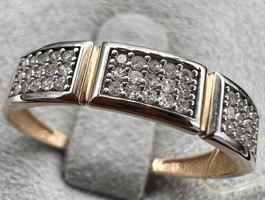 На фото Золотые кольца в Казахстане №кольцо из белого золота с бриллиантом 18 вес 1.24 г:     .