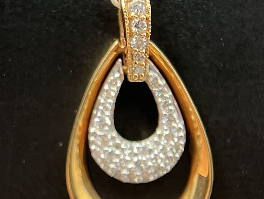 На фото Золотые подвески в Казахстане №подвеска из красного золота с бриллиантом вес 1.7 г:     .