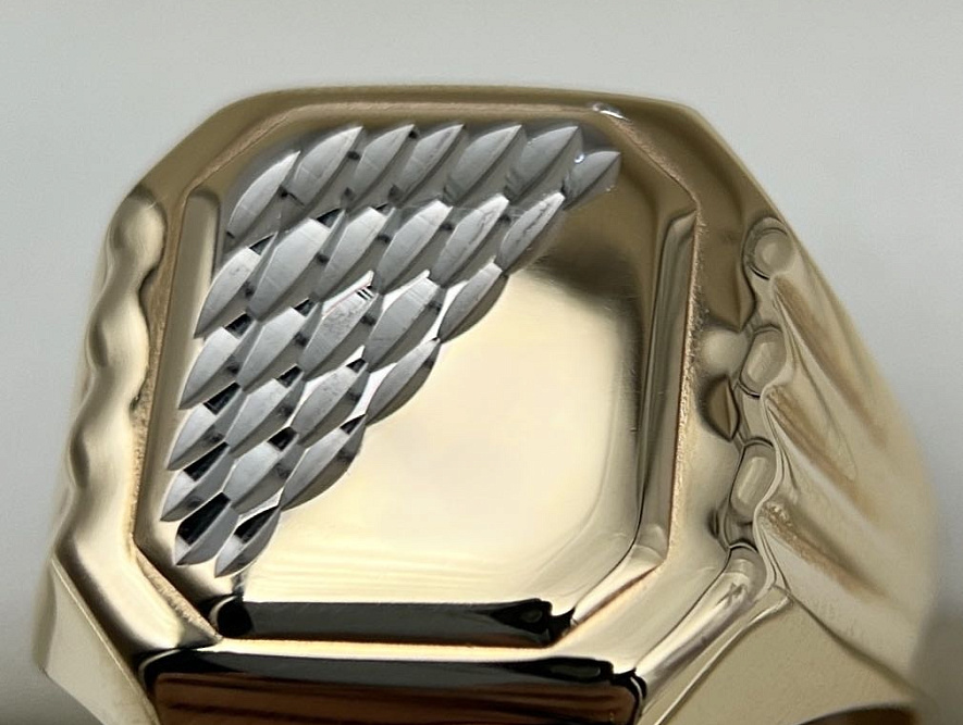 На фото Золотые печатки в Казахстане №печатка из белого золота без вставки 20 вес 4.33 г:     .