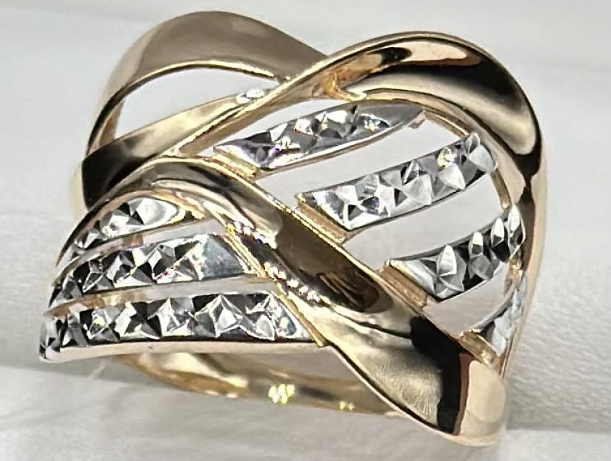 На фото Золотые кольца в Казахстане №кольцо из белого золота без вставки 18.5 вес 3.88 г:     .