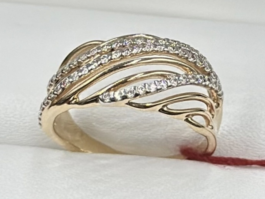 На фото Золотые кольца в Казахстане №кольцо из красного золота с фианитом 16.5 вес 2.58 г:     .