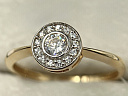 На фото Золотые кольца в Казахстане №кольцо из красного золота с фианитом 17 вес 1.62 г:     .