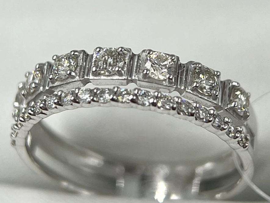 На фото Золотые кольца в Казахстане №кольцо из белого золота с бриллиантом 16.5 вес 1.99 г:     .