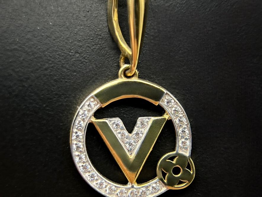 На фото Золотые подвески в Казахстане №подвеска из красного золота с цирконием вес 1.33 г:     .