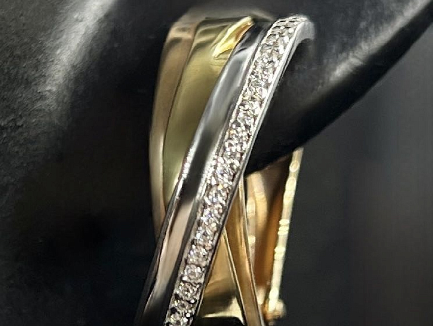 На фото Золотые серьги  №серьги из белого золота с фианитом вес 5.2 г:     .