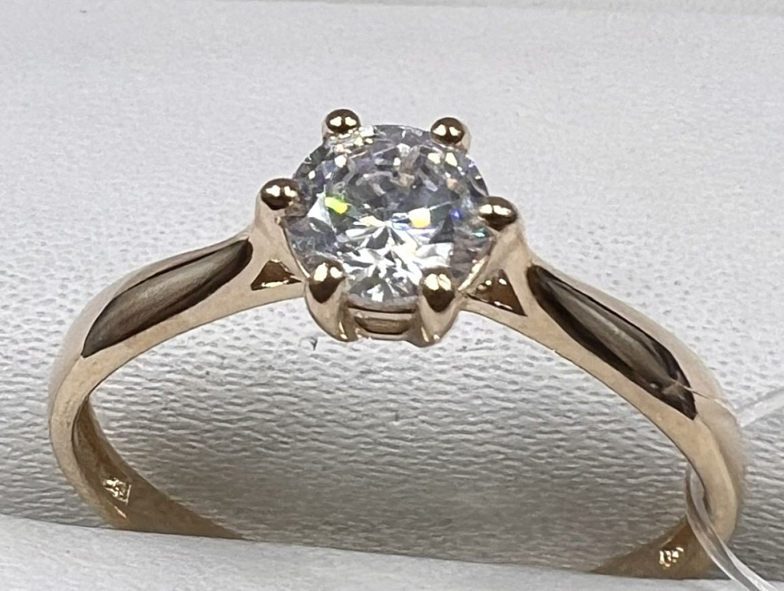 На фото Золотые кольца в Казахстане №кольцо из красного золота с фианитом 17.5 вес 1.43 г:     .