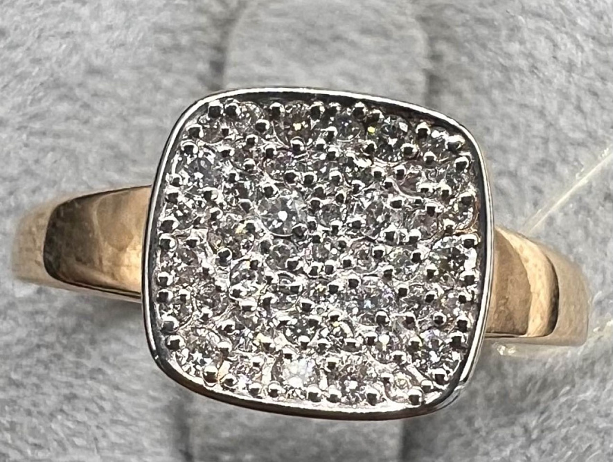 На фото Золотые кольца в Казахстане №кольцо из белого золота с бриллиантом 17 вес 1.73 г:     .