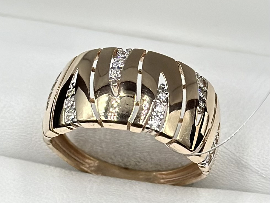 На фото Золотые кольца в Казахстане №кольцо из красного золота с фианитом 18.5 вес 3 г:     .