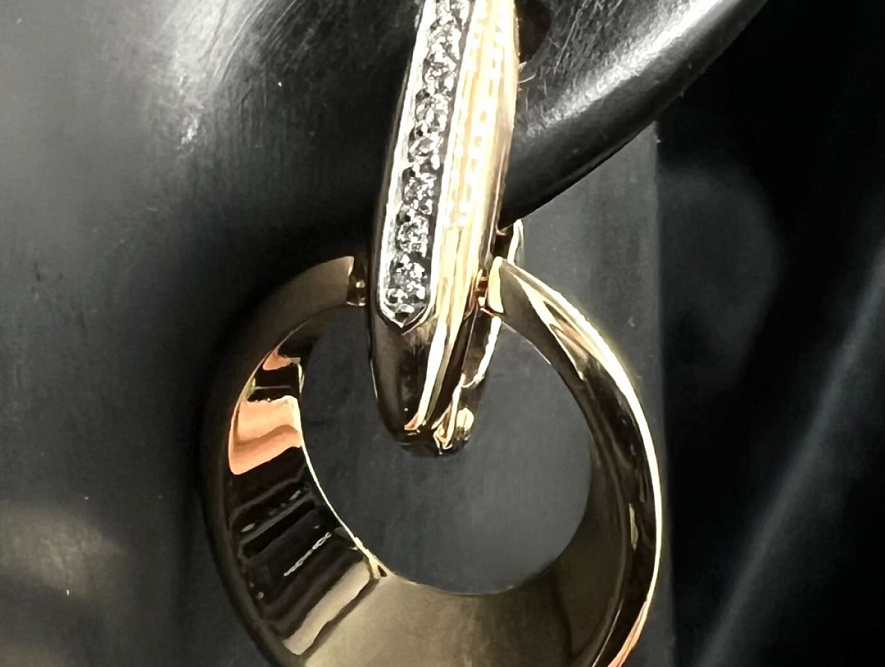 На фото Золотые серьги  №серьги из красного золота с фианитом вес 4.55 г:     .