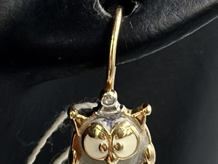 На фото Золотые серьги  №серьги из красного золота с бриллиантом вес 1.99 г:     .