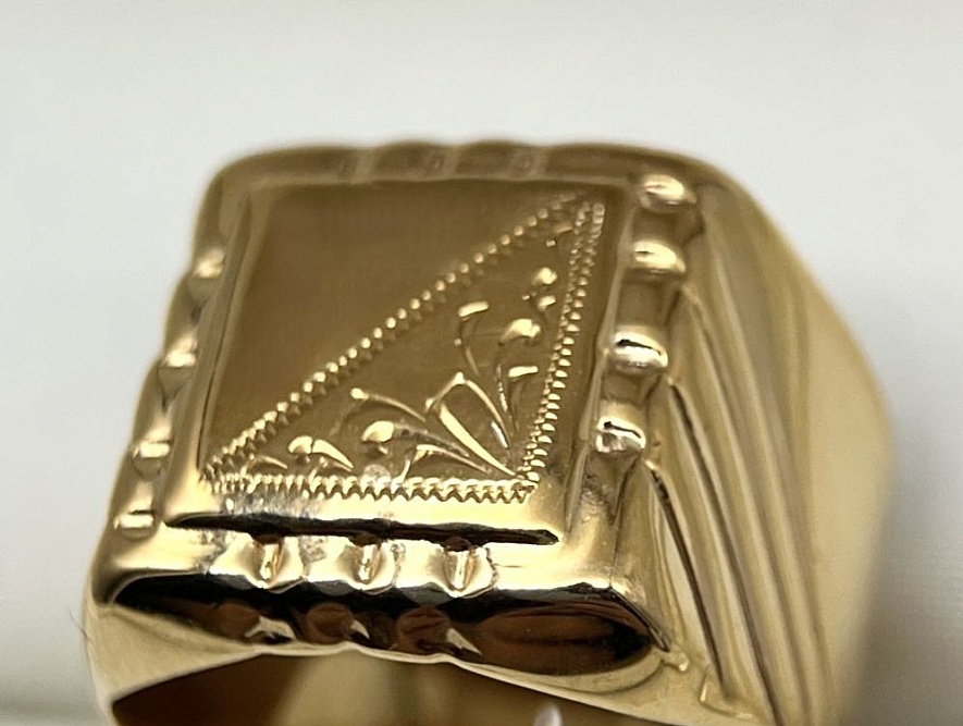 На фото Золотые печатки в Казахстане №печатка из красного золота без вставки 18.5 вес 4.51 г:     .