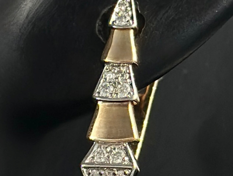 На фото Золотые серьги  №серьги из красного золота с фианитом вес 2.36 г:     .