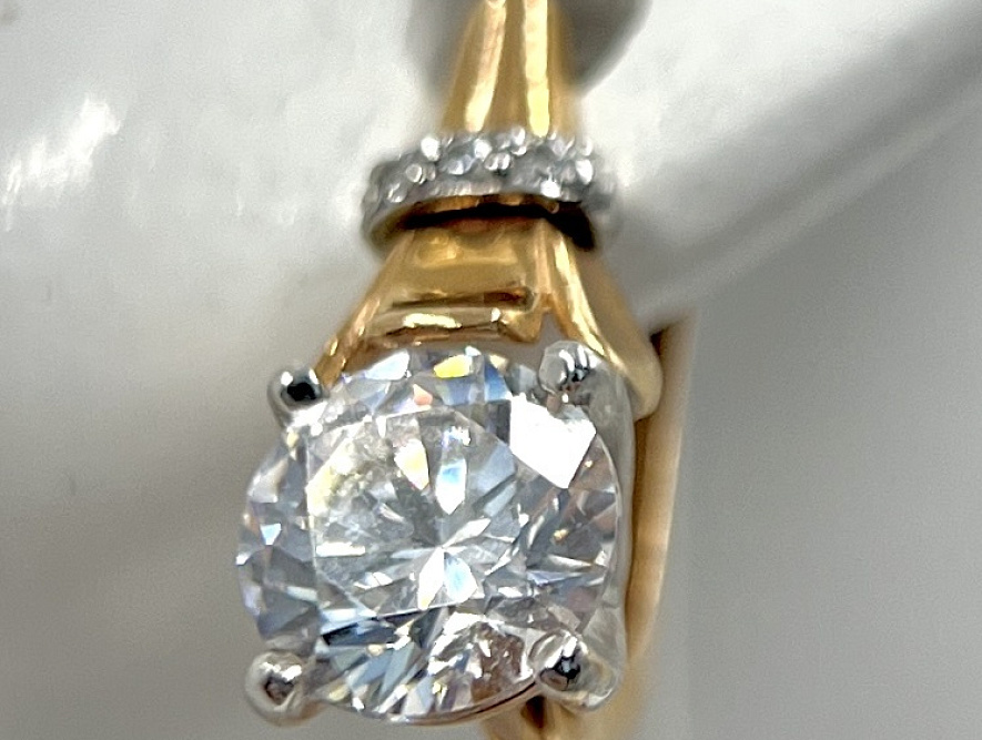 На фото Золотые серьги  №серьги из красного золота с фианит swarovskiом вес 2.59 г:     .