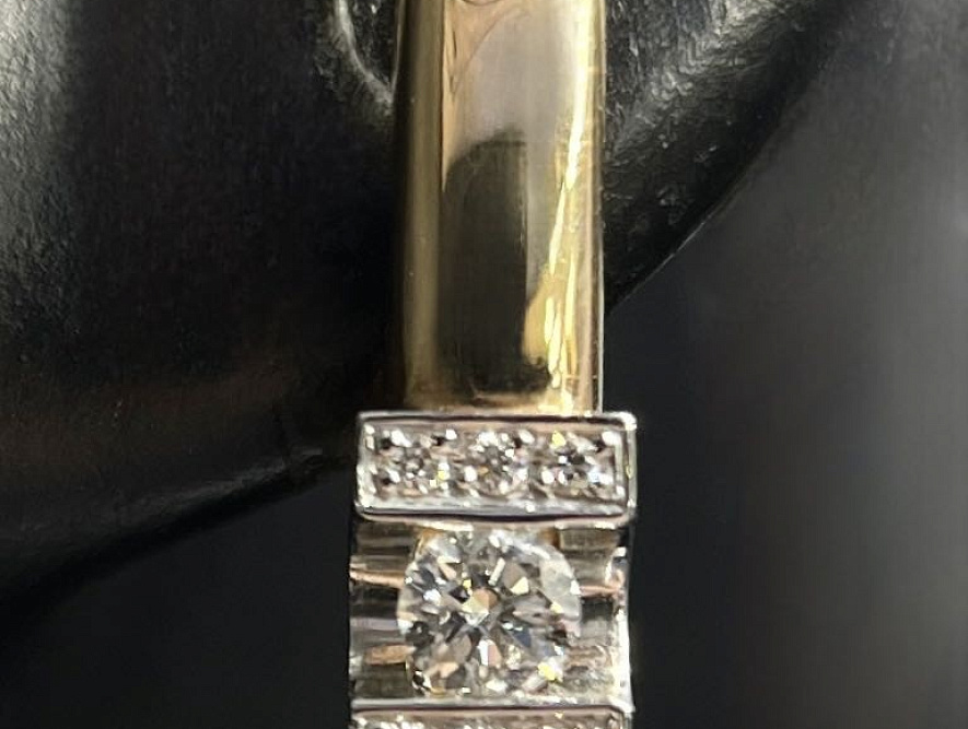 На фото Золотые серьги  №серьги из белого золота с бриллиантом вес 3.86 г:     .