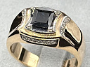 На фото Золотые печатки в Казахстане №печатка из красного золота с бриллиантом и сапфиром 20.5 вес 7.2 г:     .