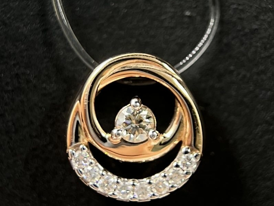 На фото Золотые подвески в Казахстане №подвеска из красного золота с бриллиантом вес 0.76 г:     .