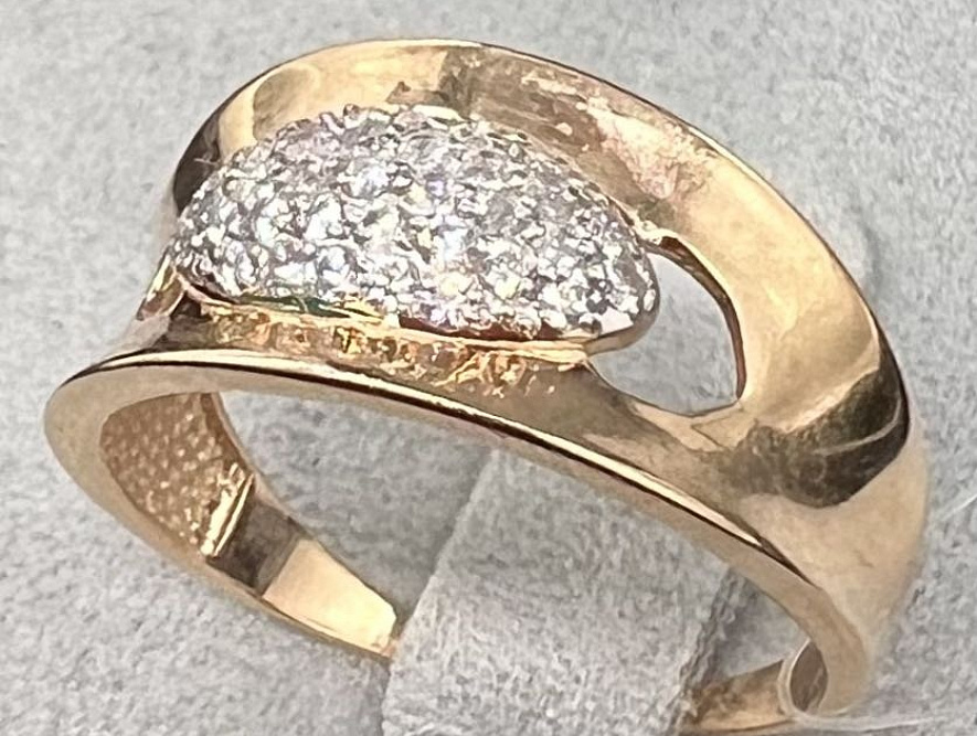 На фото Золотые кольца в Казахстане №кольцо из красного золота с фианитом 18 вес 3.35 г:     .