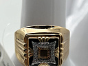 На фото Золотые печатки в Казахстане №печатка из красного золота с фианитом и ониксом 21 вес 6.35 г:     .