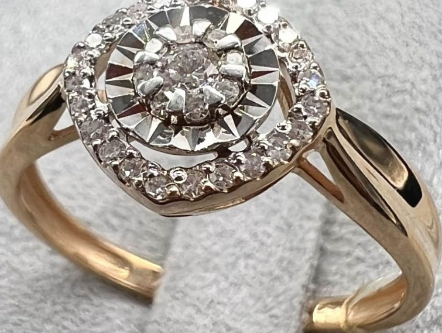 На фото Золотые кольца в Казахстане №кольцо из белого золота с бриллиантом 18.5 вес 2.37 г:     .