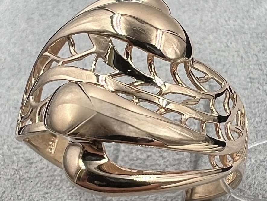 На фото Золотые кольца в Казахстане №кольцо из красного золота без вставки 19 вес 2.46 г:     .