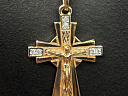 На фото Золотые кресты в Казахстане №крестик из красного золота с фианитом вес 1.56 г:     .