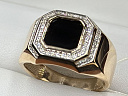 На фото Золотые печатки в Казахстане №печатка из красного золота с фианитом и ониксом 20 вес 6.6 г:     .