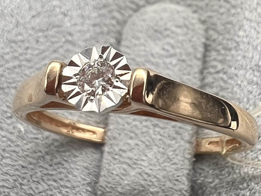 На фото Золотые кольца в Казахстане №кольцо из белого золота с бриллиантом 16.5 вес 1.19 г:     .