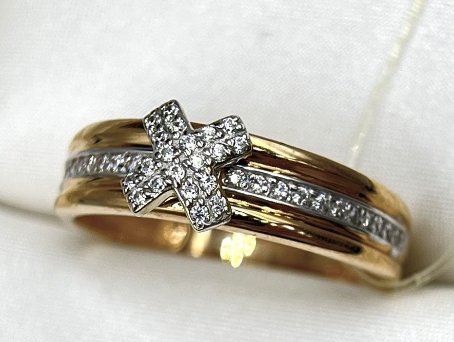 На фото Золотые кольца в Казахстане №кольцо из красного золота с фианитом 17 вес 2.12 г:     .