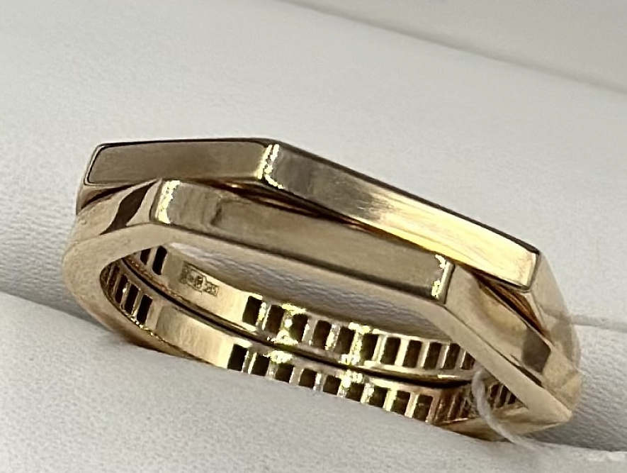 На фото Золотые кольца в Казахстане №кольцо из красного золота без вставки 20 вес 4.04 г:     .