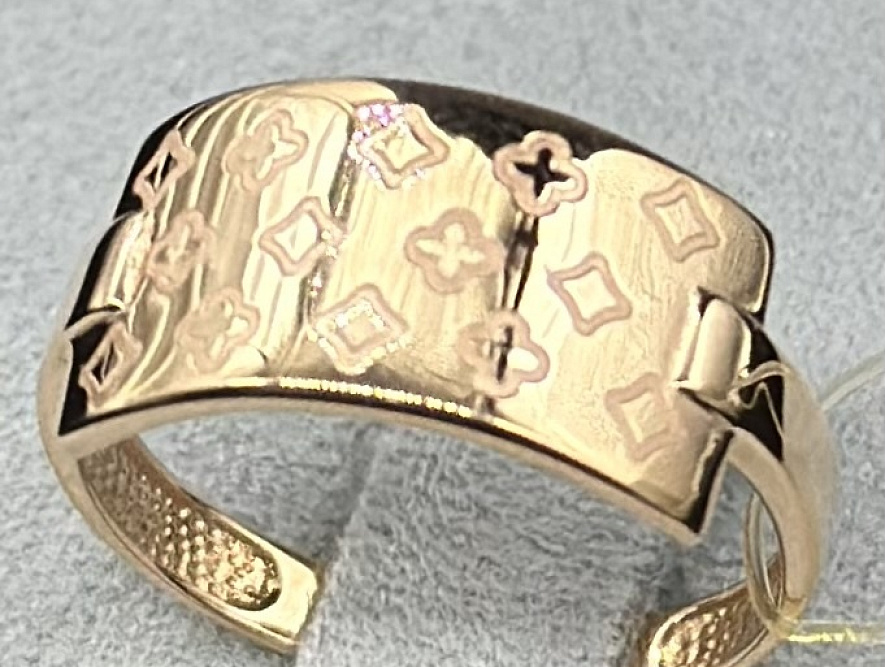 На фото Золотые кольца в Казахстане №кольцо из красного золота без вставки 17 вес 2.2 г:     .