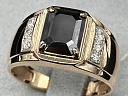 На фото Золотые печатки в Казахстане №печатка из красного золота с фианитом и ониксом 21 вес 7.15 г:     .