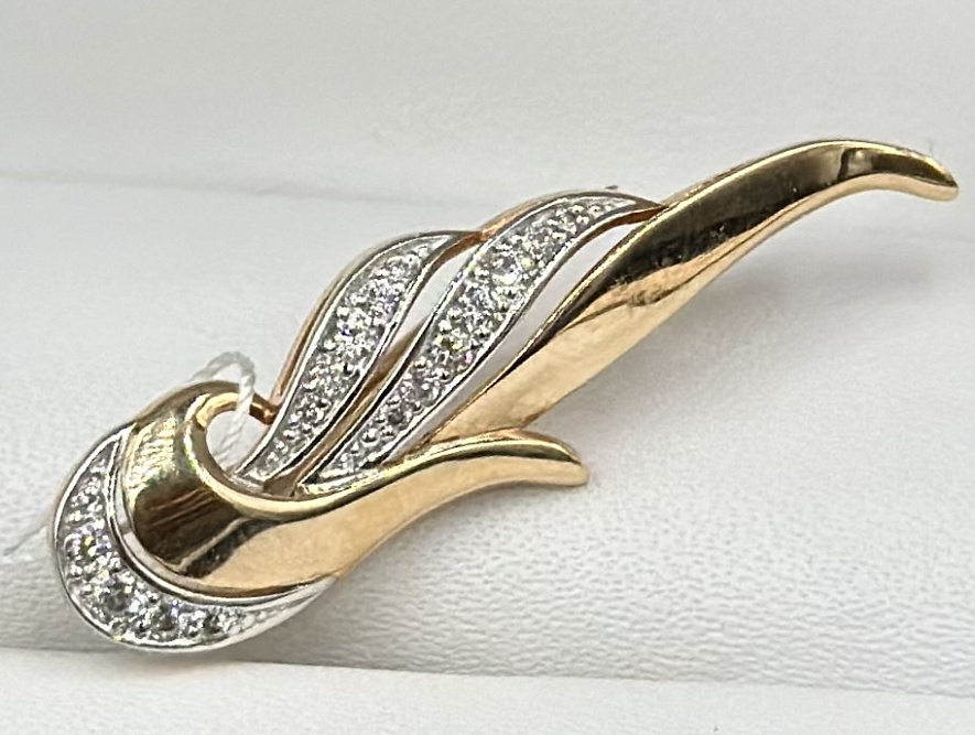 На фото Золотые броши в Казахстане №брошь из красного золота с фианитом вес 2.03 г:     .