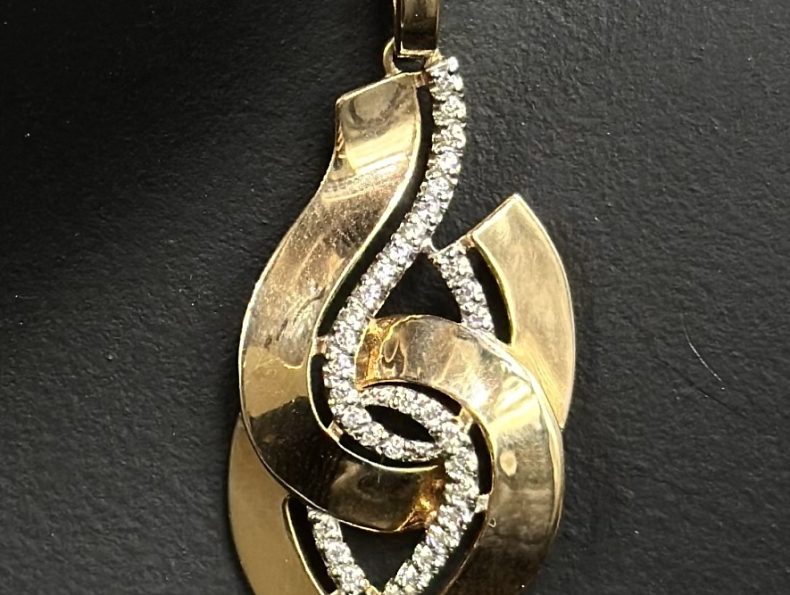 На фото Золотые подвески в Казахстане №подвеска из красного золота с фианитом вес 2.88 г:     .