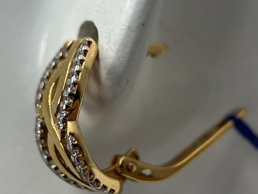 На фото Золотые серьги  №серьги из красного золота с фианитом вес 3.89 г:     .
