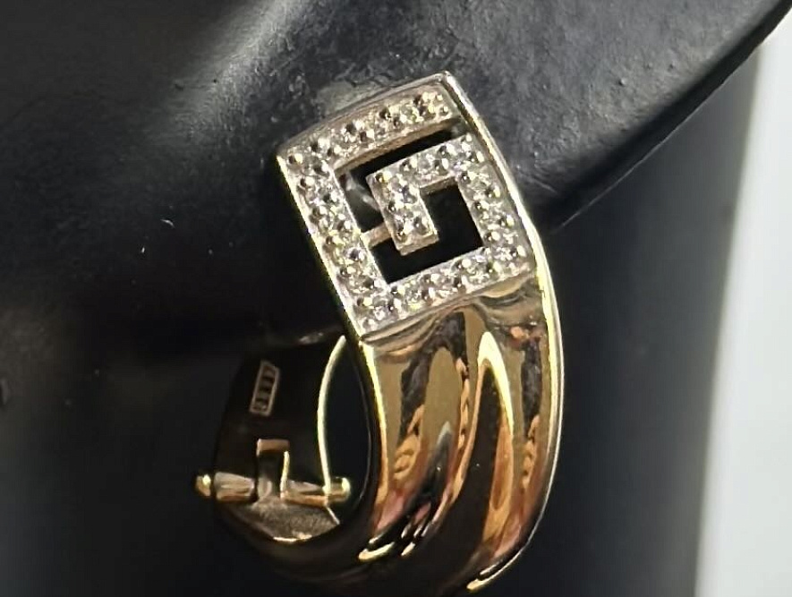 На фото Золотые серьги  №серьги из красного золота с фианитом вес 4.36 г:     .