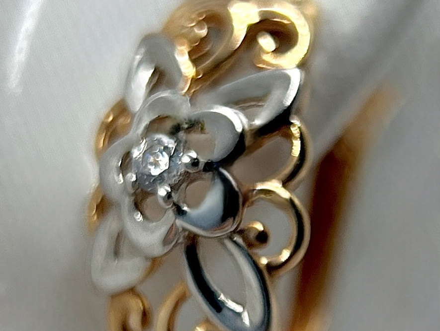 На фото Золотые серьги  №серьги из красного золота с фианитом вес 2.68 г:     .