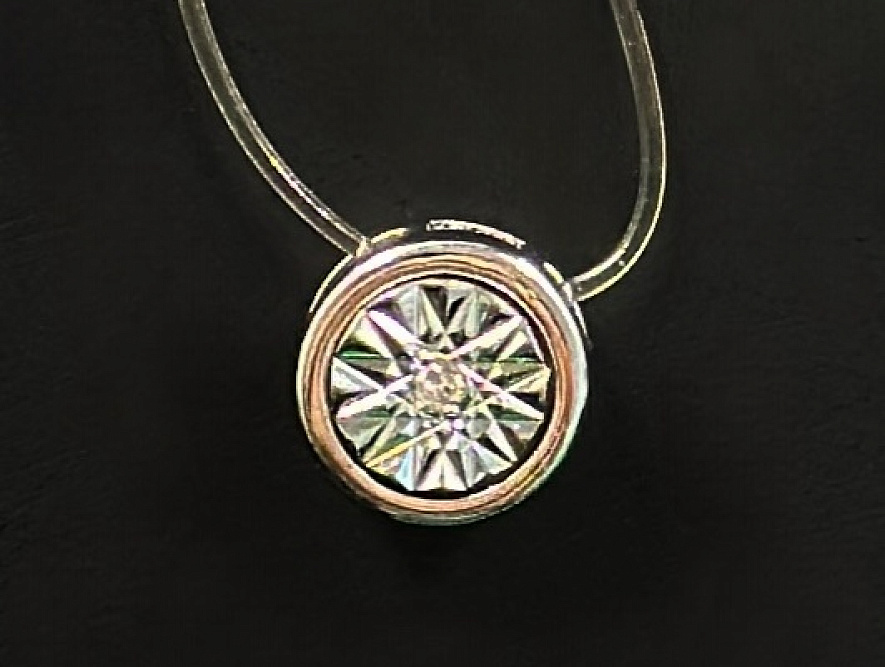 На фото Золотые подвески в Казахстане №подвеска из белого золота с бриллиантом вес 0.46 г:     .