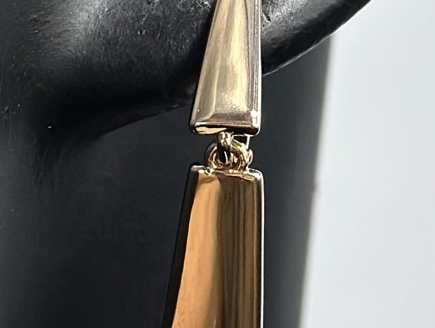 На фото Золотые серьги  №серьги из красного золота без вставки вес 2.74 г:     .