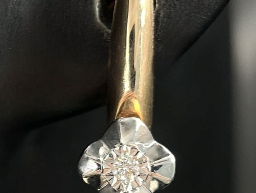 На фото Золотые серьги  №серьги из белого золота с бриллиантом вес 2.14 г:     .