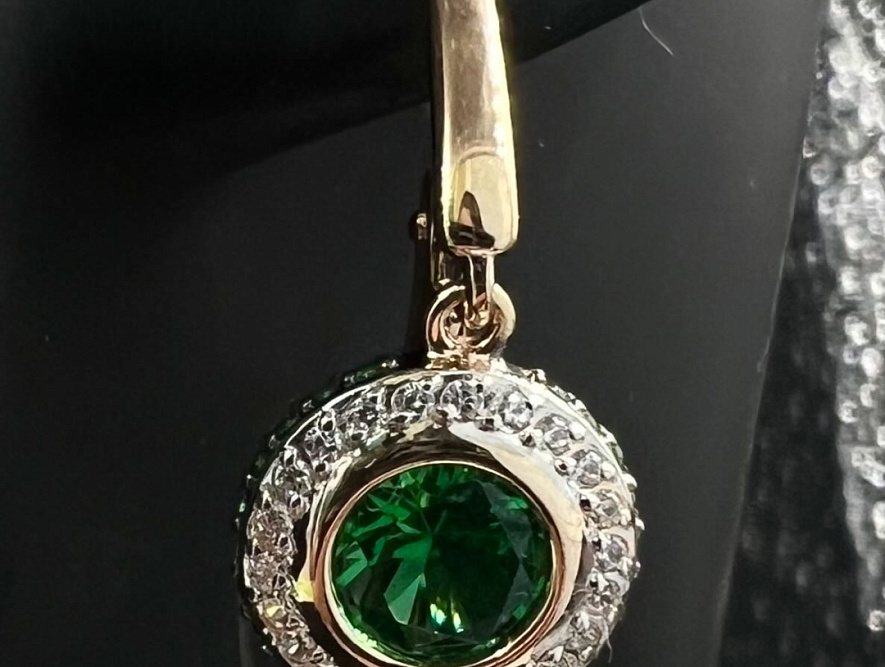 На фото Золотые серьги  №серьги из красного золота с фианитом вес 3.58 г:     .