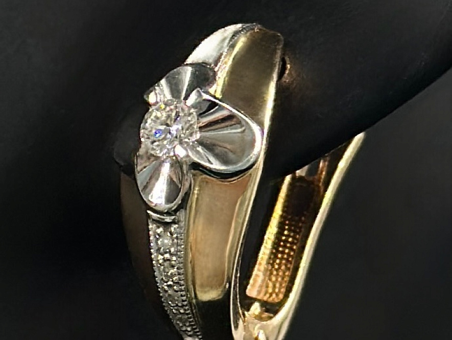 На фото Золотые серьги с янтарем в Казахстане №серьги из белого золота с бриллиантом вес 6.23 г:     .