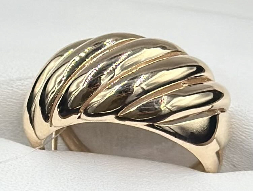 На фото Золотые кольца в Казахстане №кольцо из красного золота без вставки 18.5 вес 3.31 г:     .