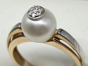 На фото Золотые кольца в Казахстане №кольцо из белого золота с культивированный жемчугом 16.5 вес 3.1 г:     .
