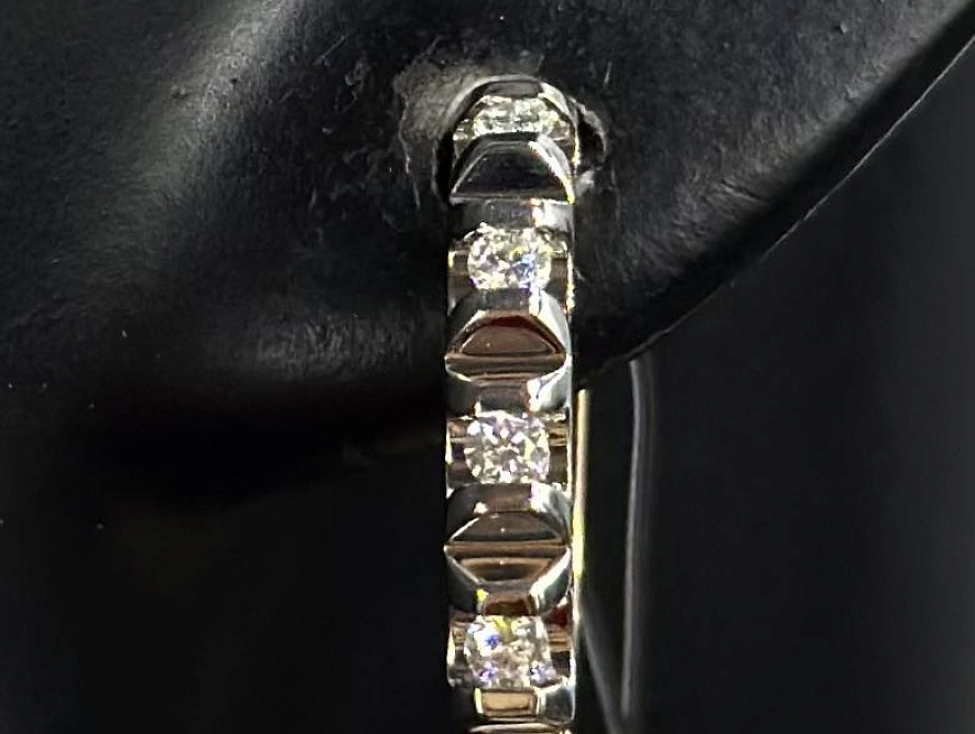 На фото Золотые серьги  №серьги из белого золота с бриллиантом вес 4.27 г:     .