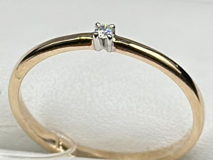 На фото Золотые кольца в Казахстане №кольцо из белого золота с бриллиантом 17 вес 1.23 г:     .