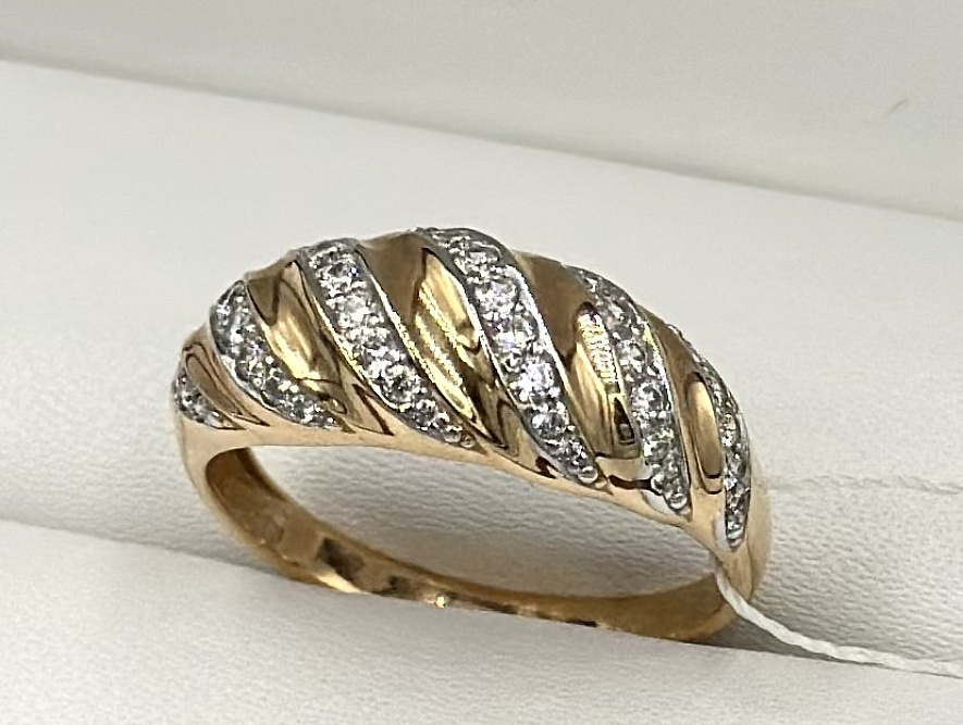 На фото Золотые кольца в Казахстане №кольцо из белого золота с фианитом 18 вес 3 г:     .